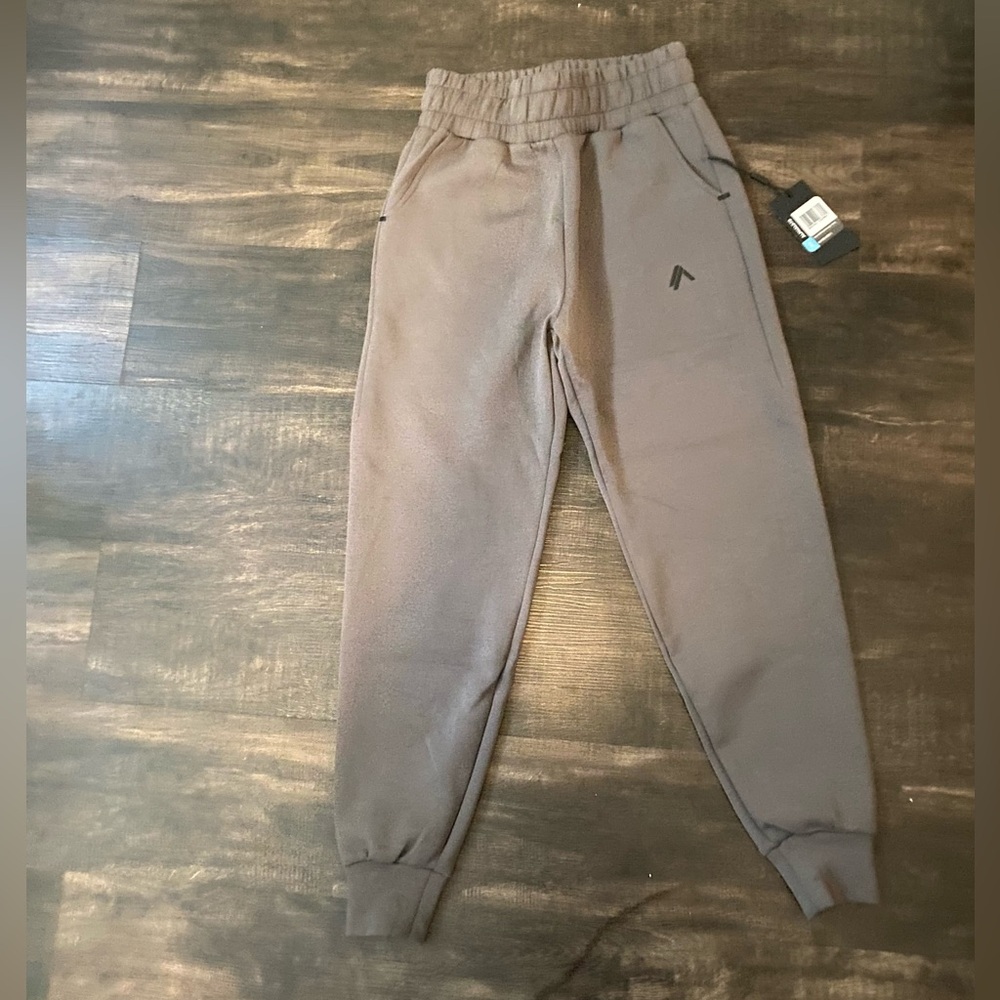 Alphalete joggers size small NWT